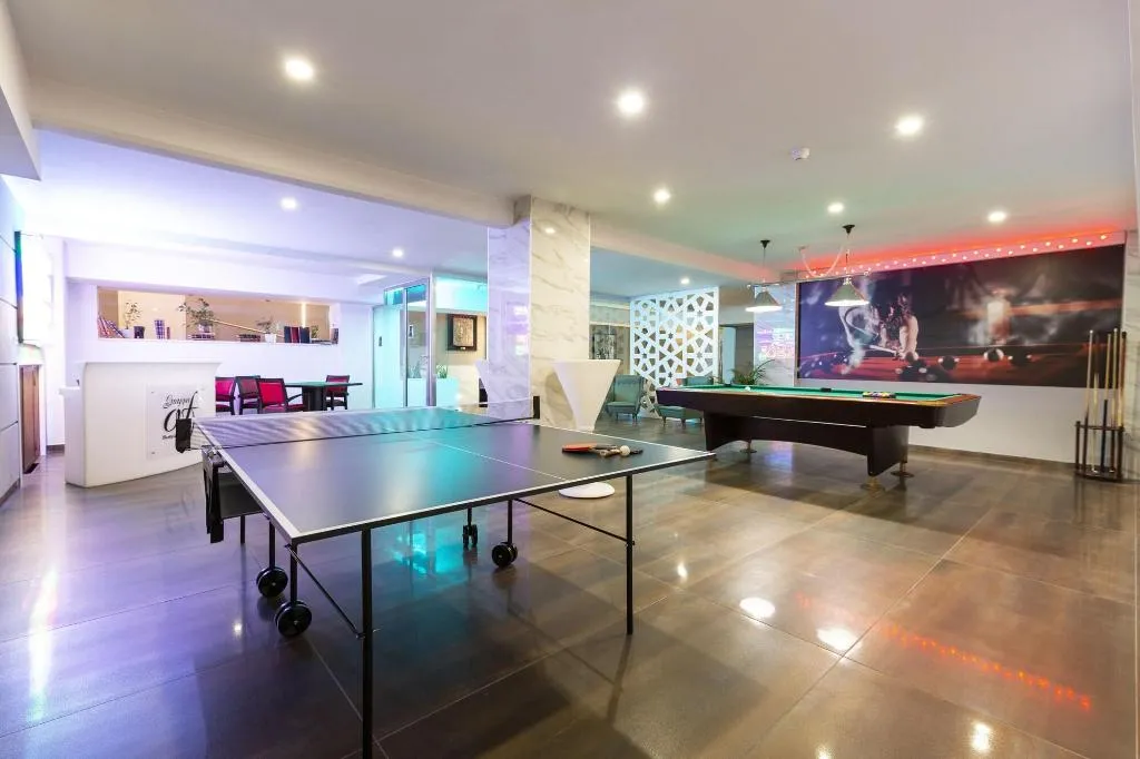 Sports and Entertainment, Hotel Del Sole, Naples
