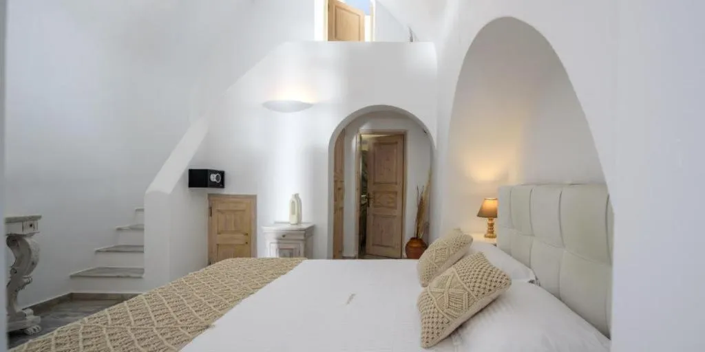 CAVE ONE BEDROOM ONE BATHROOM Room, Hotel Kallisto, Santorini