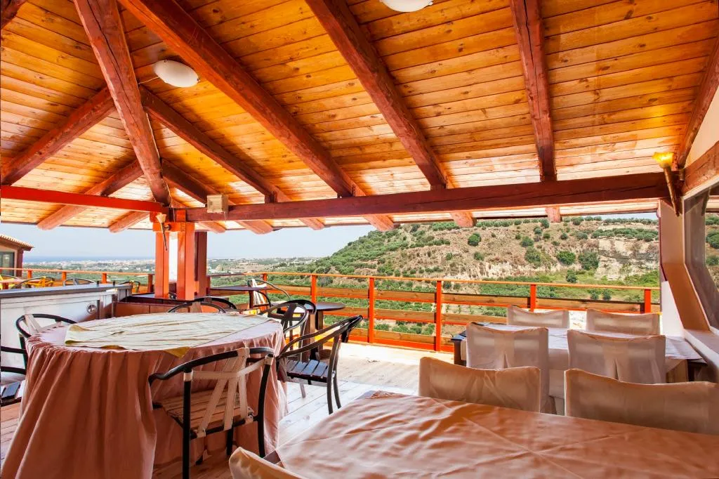 Lobby, Estate Kares, Crete