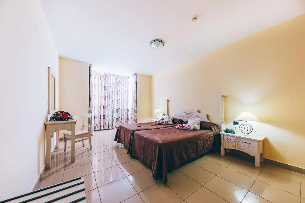 APARTMENT SUPERIOR CAPACITY 4 Room, Grand Muthu Golf Plaza Hotel & Spa, Tenerife