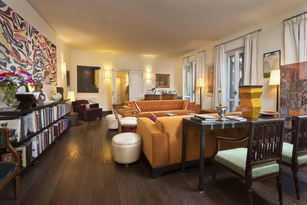 Lobby, Buonanotte Garibaldi, Rome