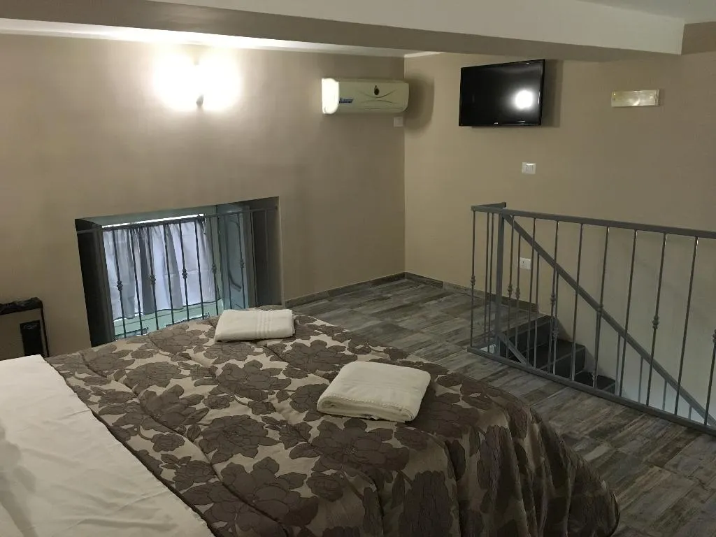 APARTMENT CAPACITY 4 Room, B&B Chez Moi, Naples