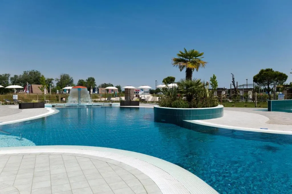 Pool, House Boat Resort Marina Resort Azzurra, Venice