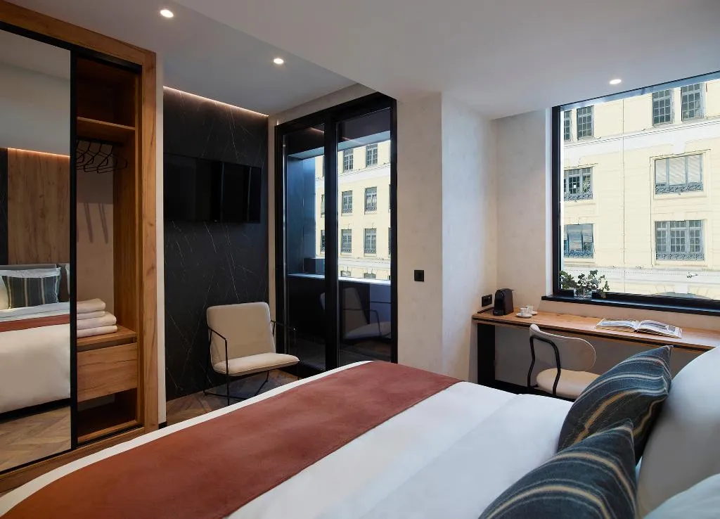 DOUBLE SIDE SEA VIEW WITH BALCONY Room, The Port Square Hotel, Athens