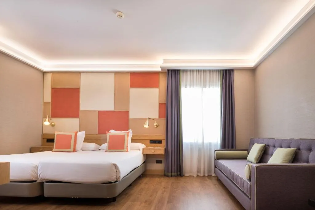FAMILY ROOM WITH DOUBLE BED Room, Principe Pio, Madrid