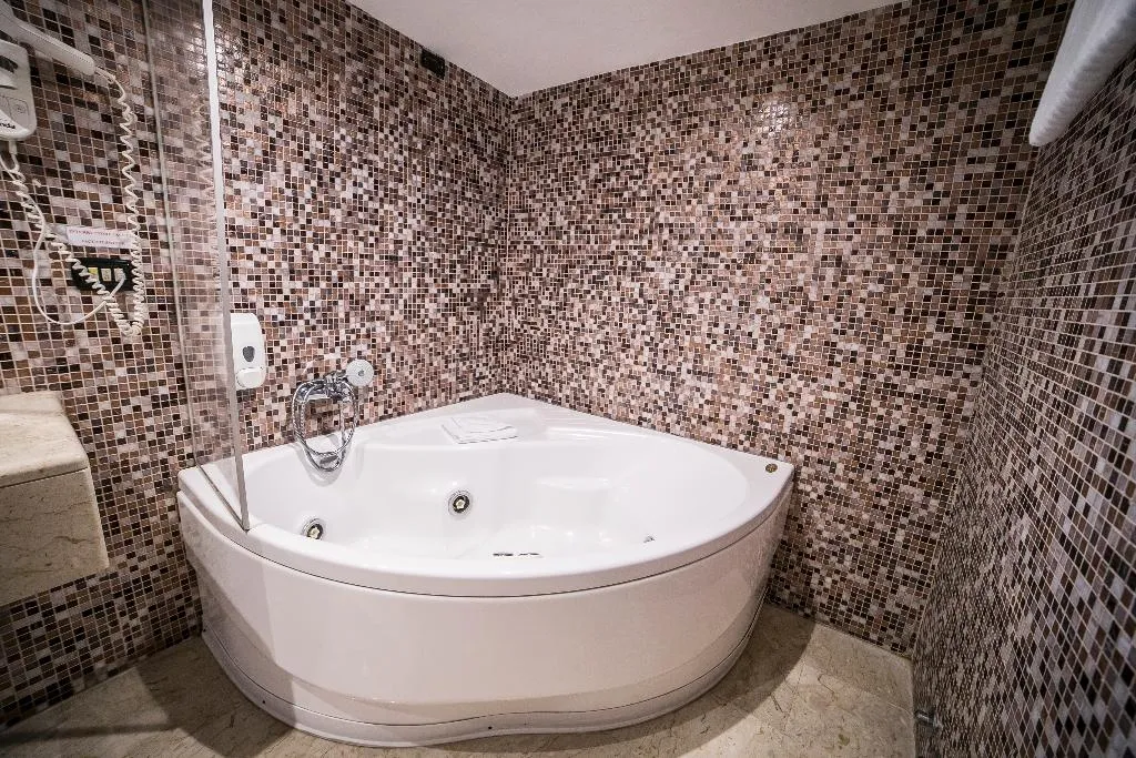 DOUBLE DELUXE WITH JACUZZI Room, Hotel Aphrodite, Rome