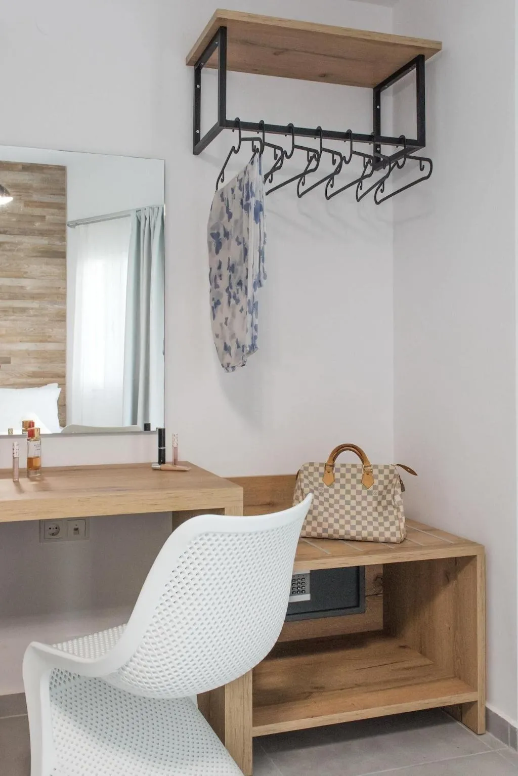 Room, Ria, Crete