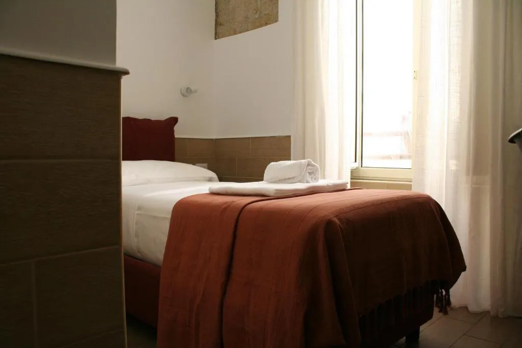 SINGLE STANDARD Room, Hotel H22, Naples