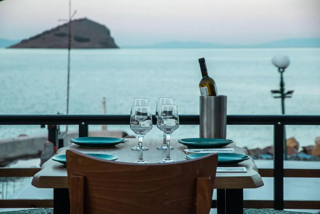 Restaurant, Kiani Akti, Athens