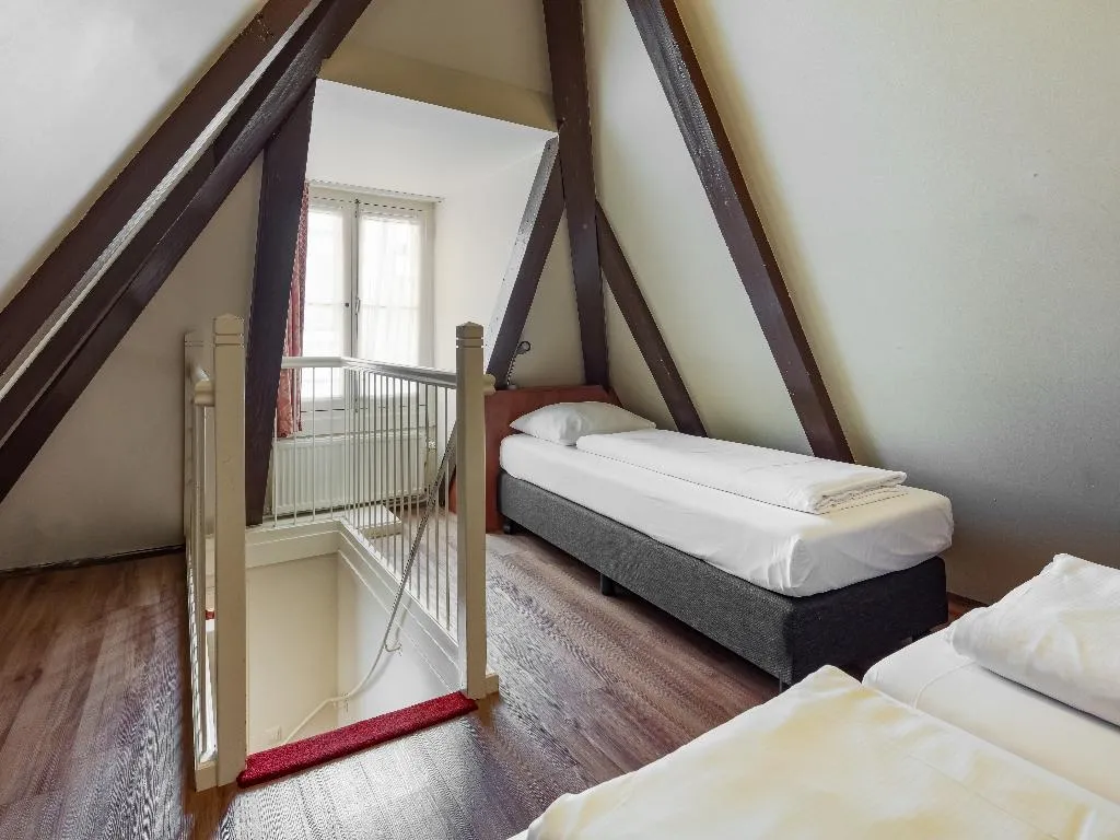 TRIPLE STANDARD Room, A-train, Amsterdam