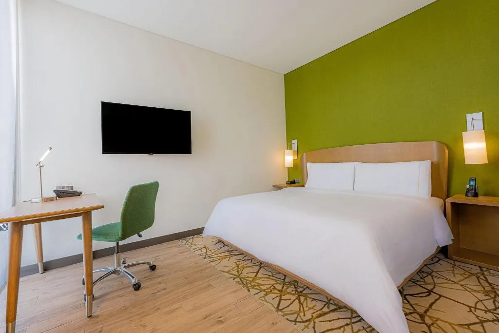 Room, Element Me’aisam, Dubai