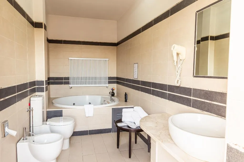 SUITE DELUXE WITH VIEWS Room, Hotel Premiere, Naples