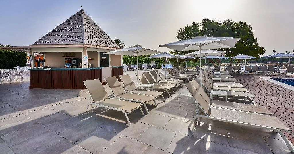 Terrace, Hotel Globales Cala´n Bosch, Menorca