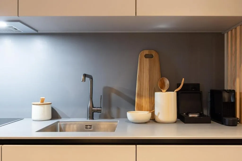 STUDIO ONE BED Room, Nôma Living Icon Apartments, Porto