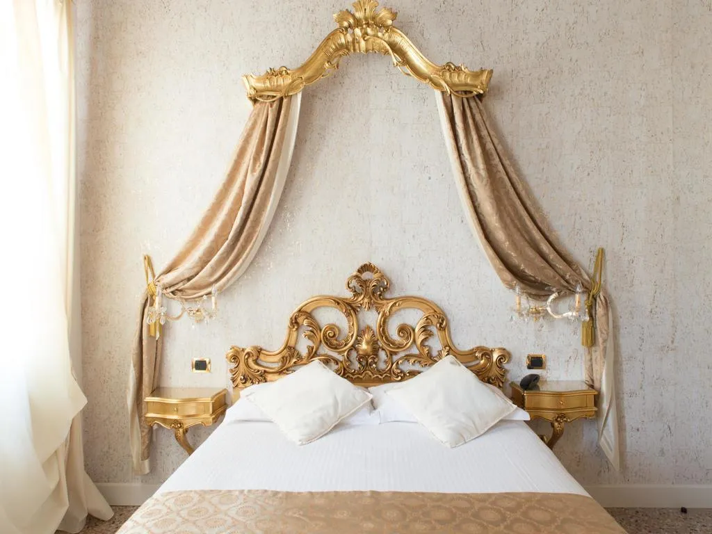 Room, Villa Gasparini, Venice