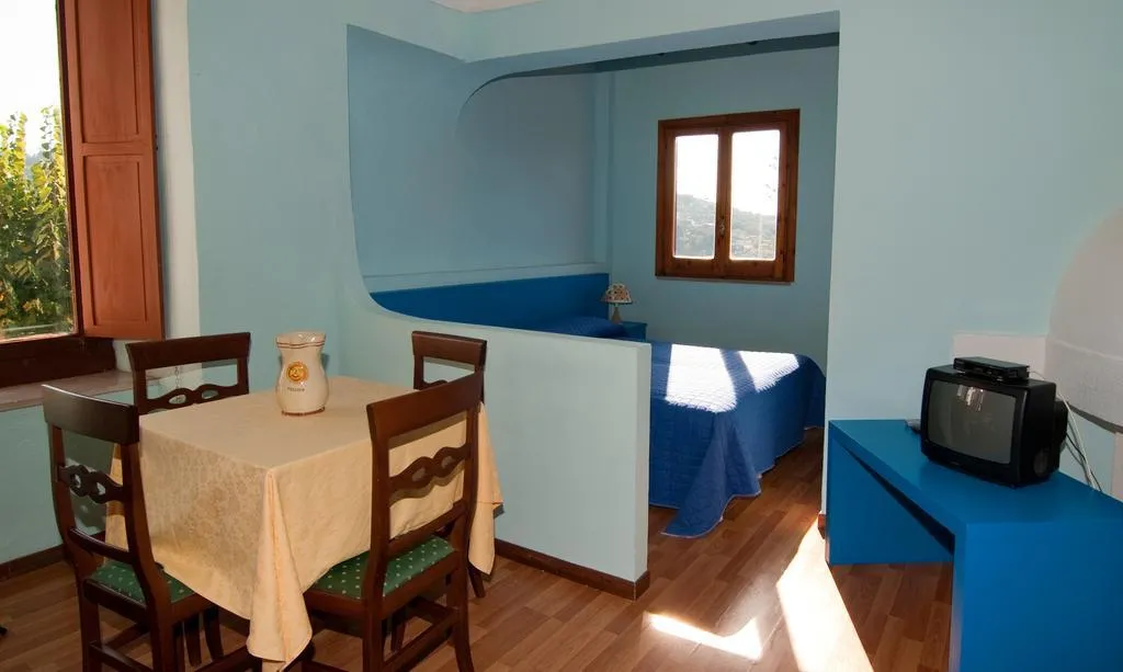 QUADRUPLE WITH BALCONY Room, Freedom Holiday Residence, Naples