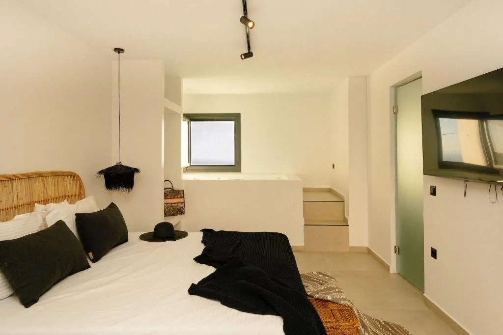 Room, Gazelle Living, Santorini