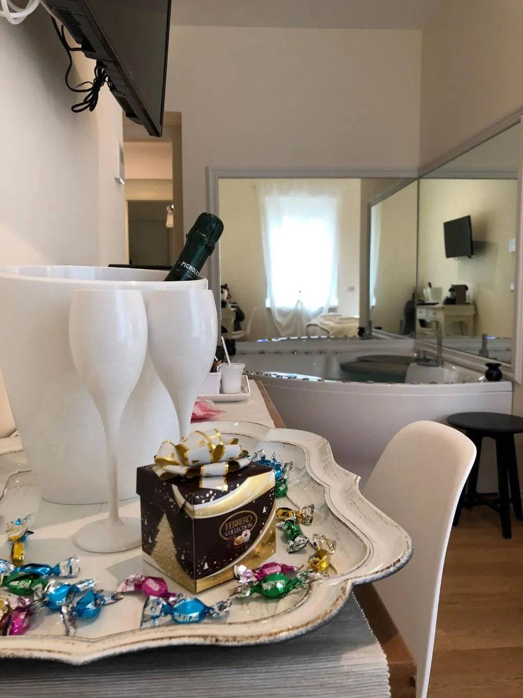 Room, Magia A Trilussa, Rome