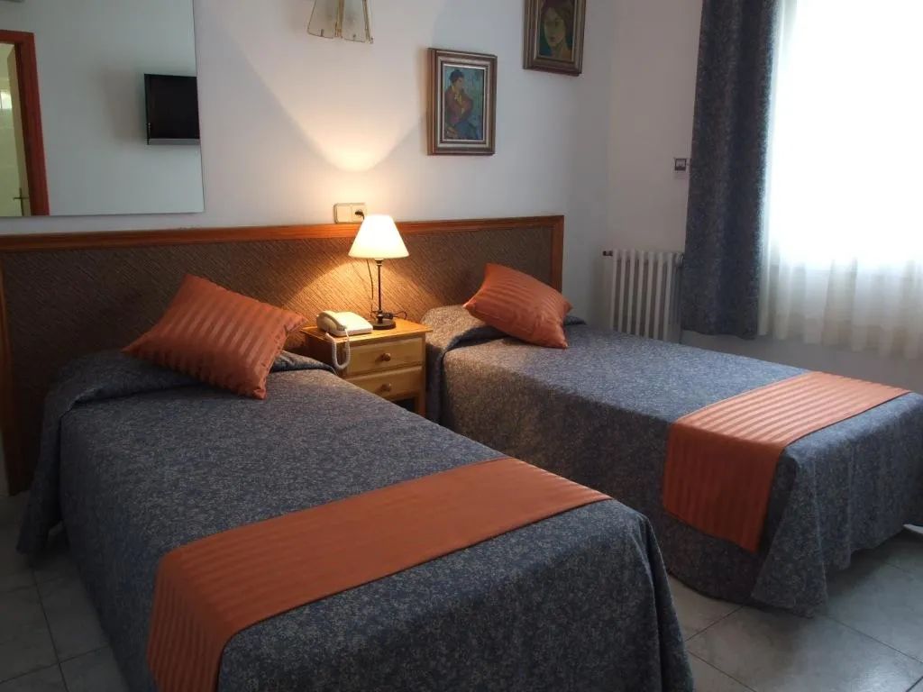 Double or Twin CLASSIC Room, Montserrat, Costa Brava