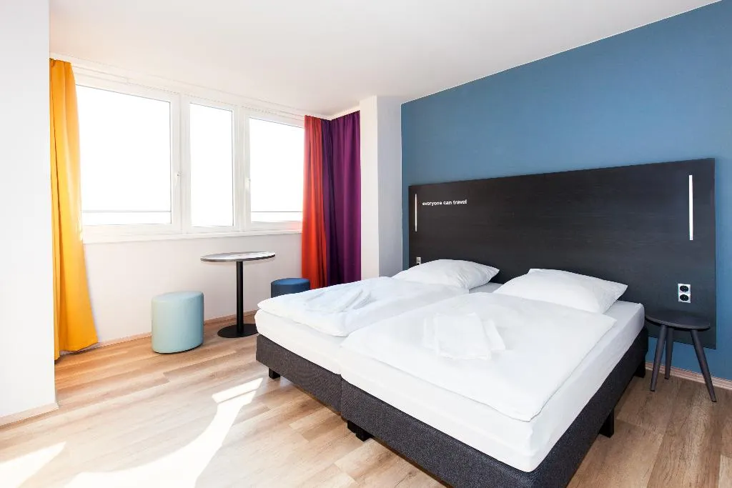 TWIN STANDARD Room, a&o Prague Rhea, Prague