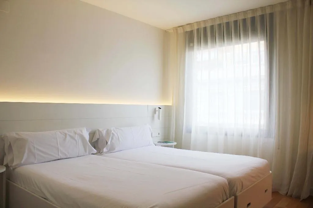 Double or Twin SUPERIOR Room, Pol & Grace Hotel, Barcelona