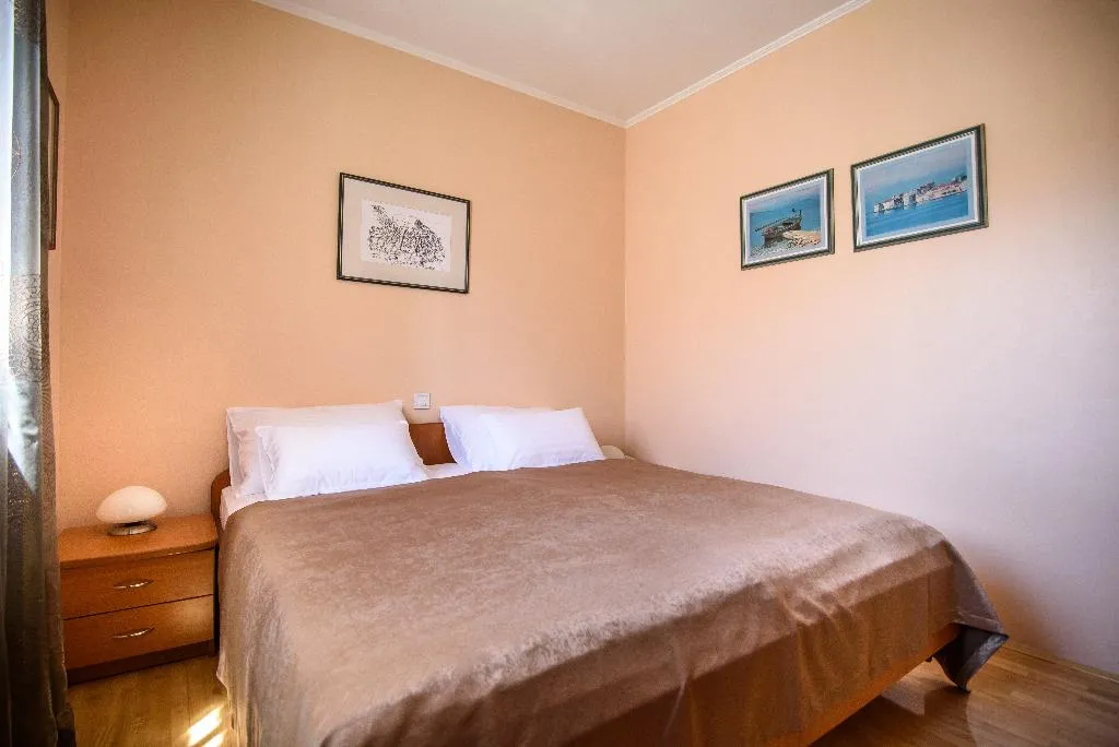 APARTMENT CAPACITY 2 ONE BEDROOM Room, Vila Curic, Dubrovnik