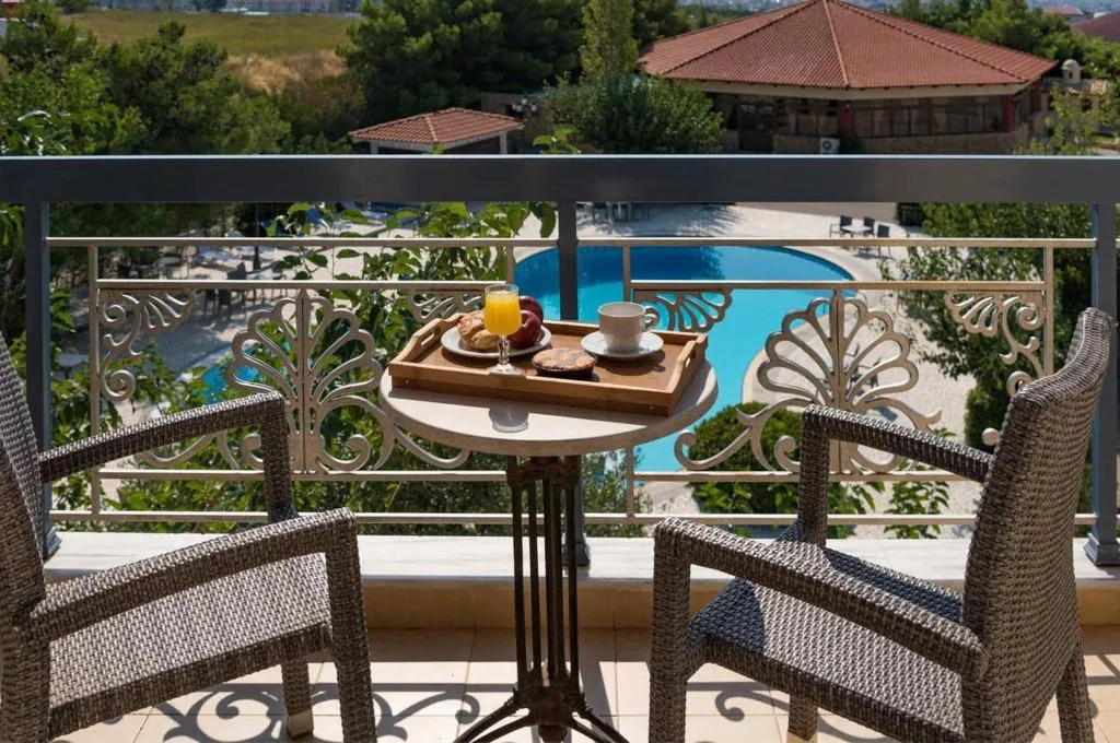 QUADRUPLE THREE BEDS Room, Acharnis Kavallari Hotel Suites, Athens