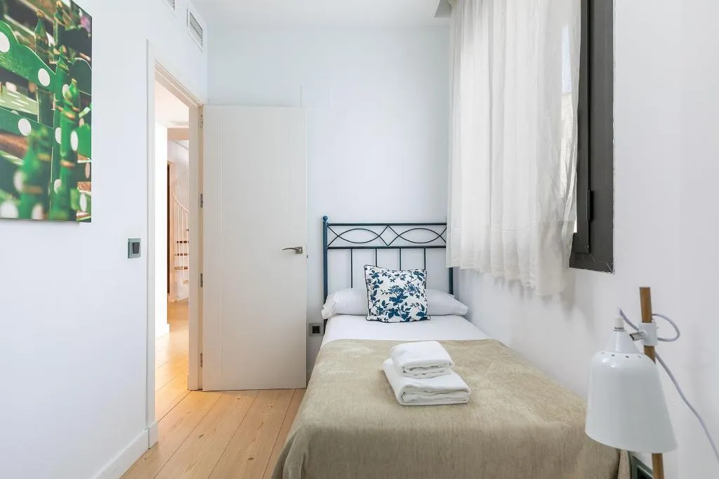 APARTMENT DUPLEX Room, Holiday Rentals Tempa Museo, Seville
