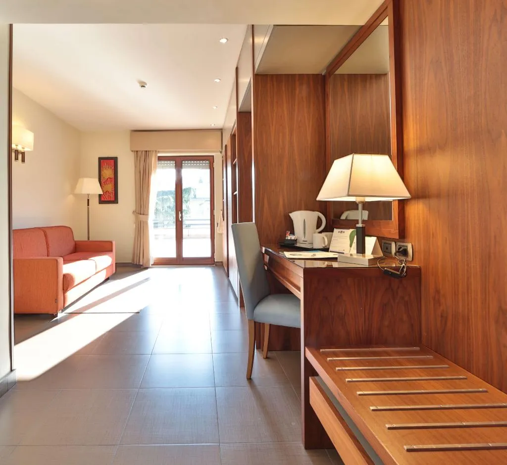 Room, Suites & Residence Hotel, Naples