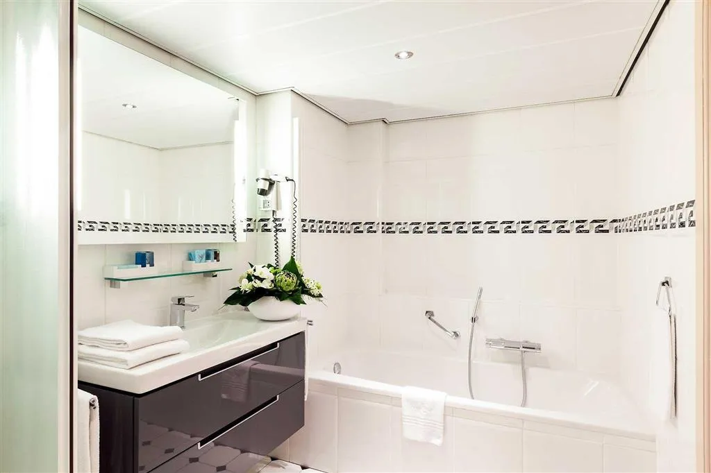 Room, Novotel Amsterdam City, Amsterdam