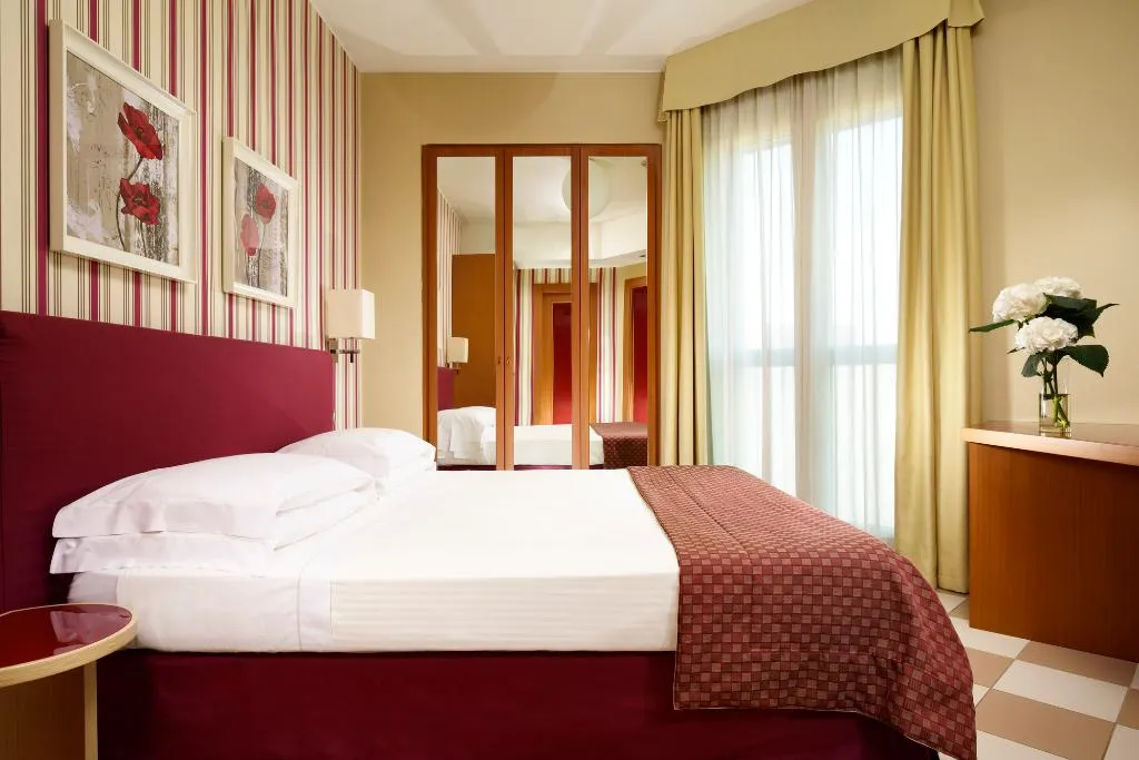 DOUBLE SUPERIOR Room, UNA HOTELS The One Milano, Milan
