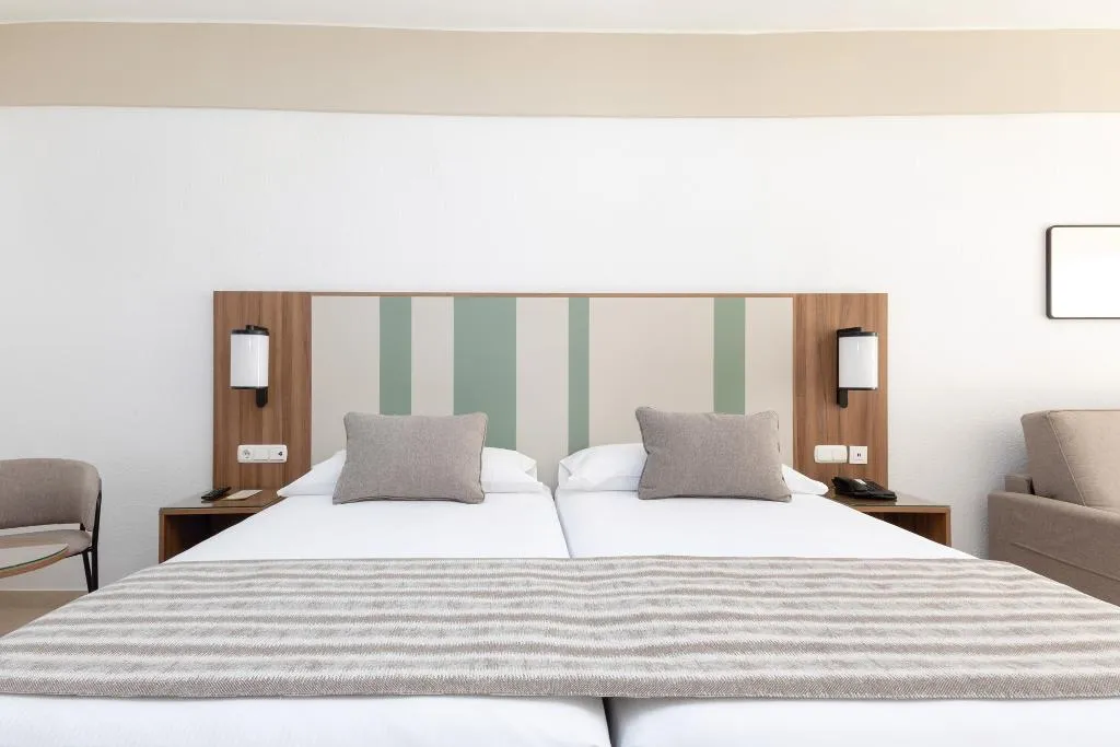 SUITE GARDEN VIEW Room, Hotel Riu Paraiso Lanzarote - All Inclusive, Lanzarote