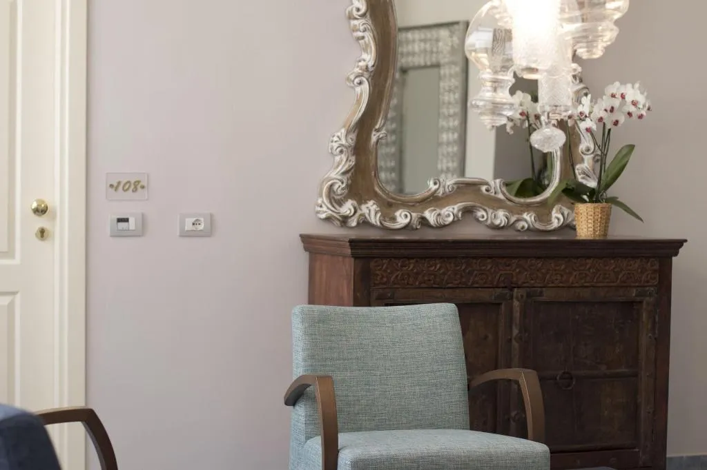 Lobby, Soleluna, Naples