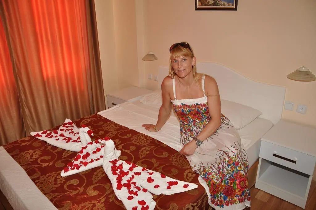 APARTMENT TWO BEDROOMS ONE BATHROOM Room, Kleopatra South Star, Antalya