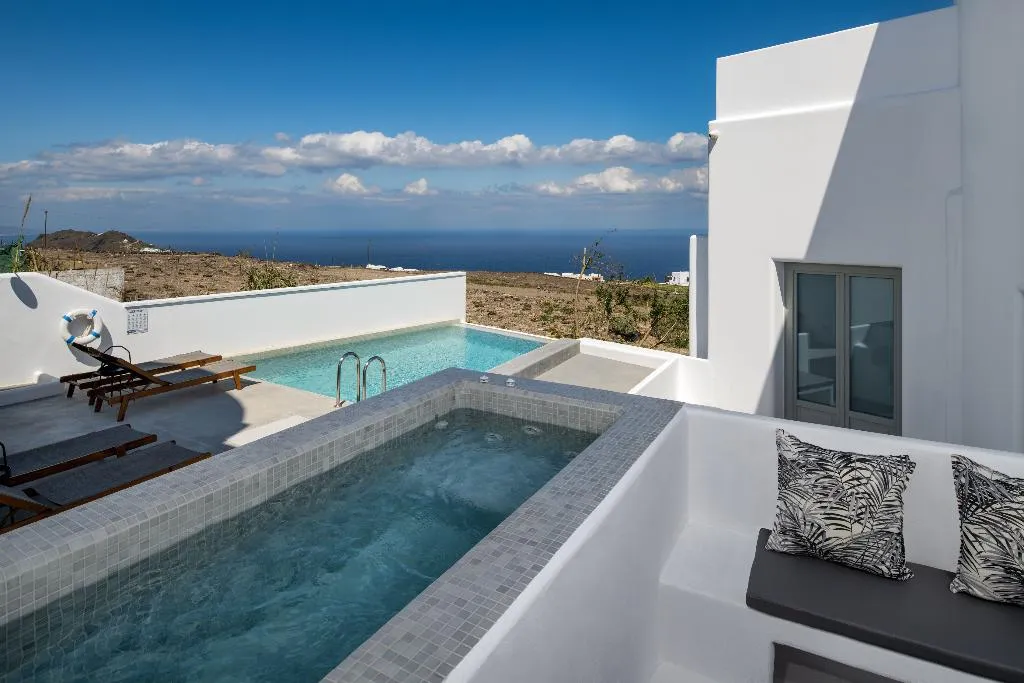 SUITE DELUXE SEA VIEW WITH BALCONY Room, Seven Suites, Santorini