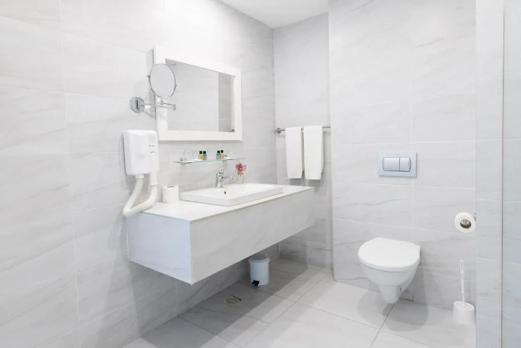 FAMILY ROOM POOL VIEW Room, Riviera Spa Resort – Adults Only, Malta