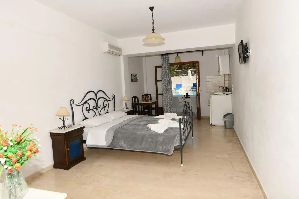 STUDIO DELUXE Room, Sunflower ApartHotel, Santorini