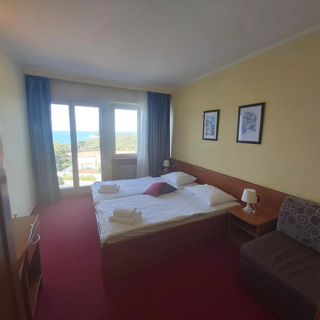 DOUBLE BASIC Room, Hotel Pula, Istria