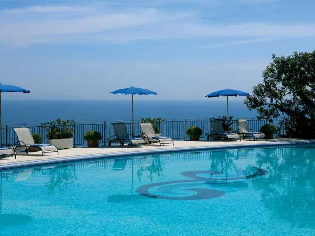 Pool, Raito, Naples