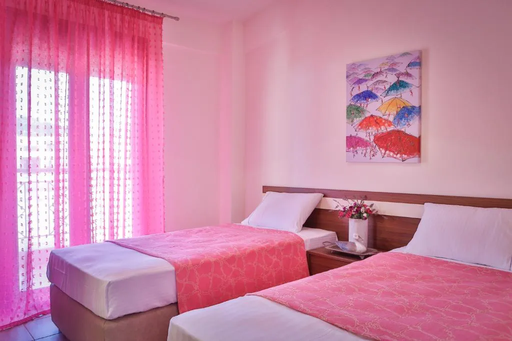 VILLA THREE BEDROOMS WITH PRIVATE POOL Room, Stigmes Villas and Suites, Thessaloniki