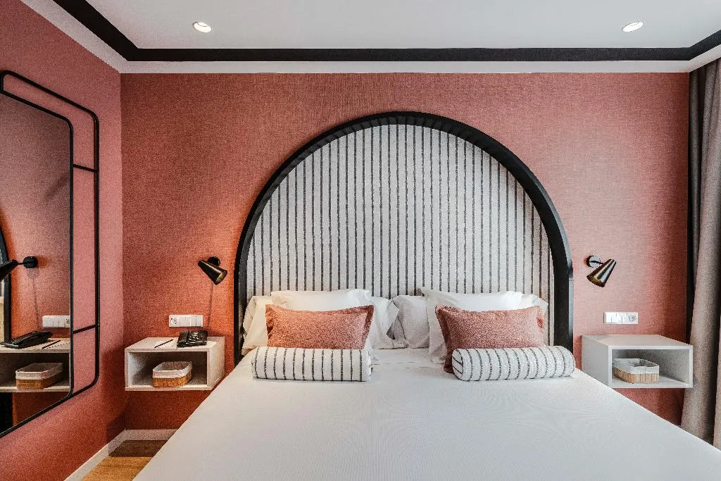 Double or Twin STANDARD Room, Vincci Bonjardim, Porto