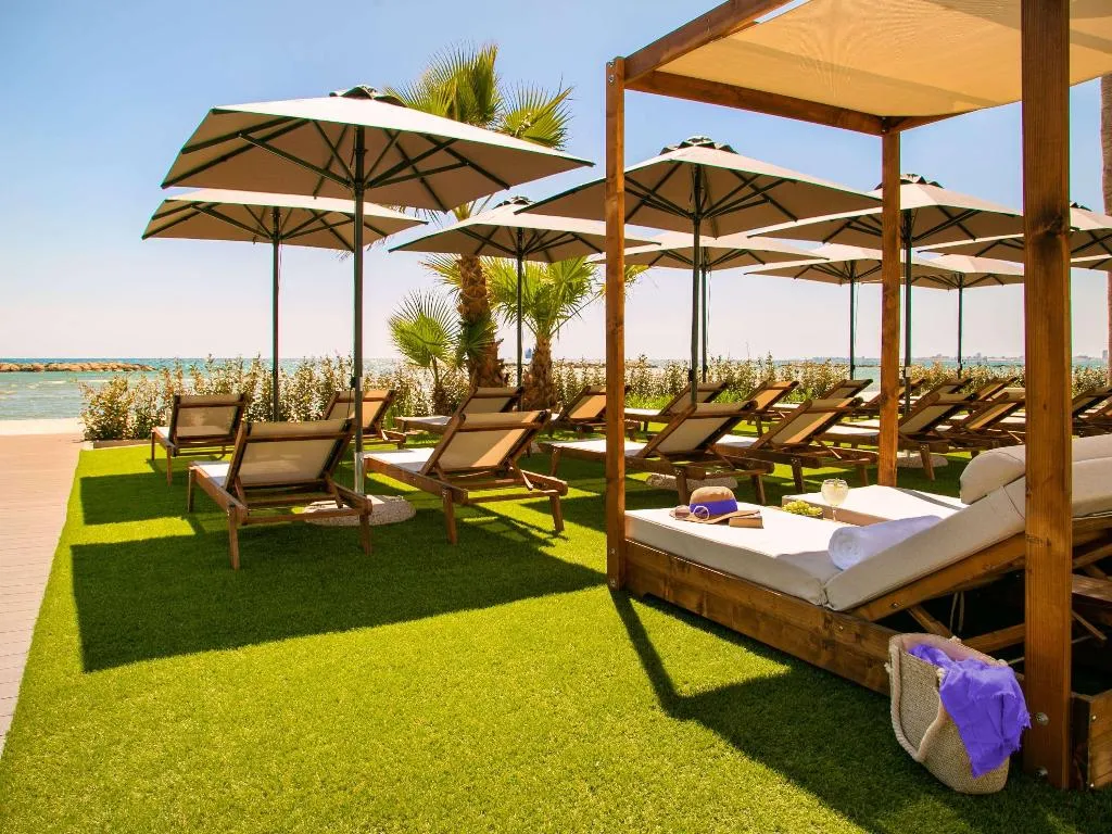 Bar, Mercure Larnaca Beach Resort, Cyprus