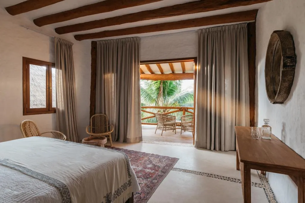 DOUBLE OCEAN FRONT TWO DOUBLE BEDS Room, Casa Las Tortugas Petit Beach Hotel & Spa, Cancun Area