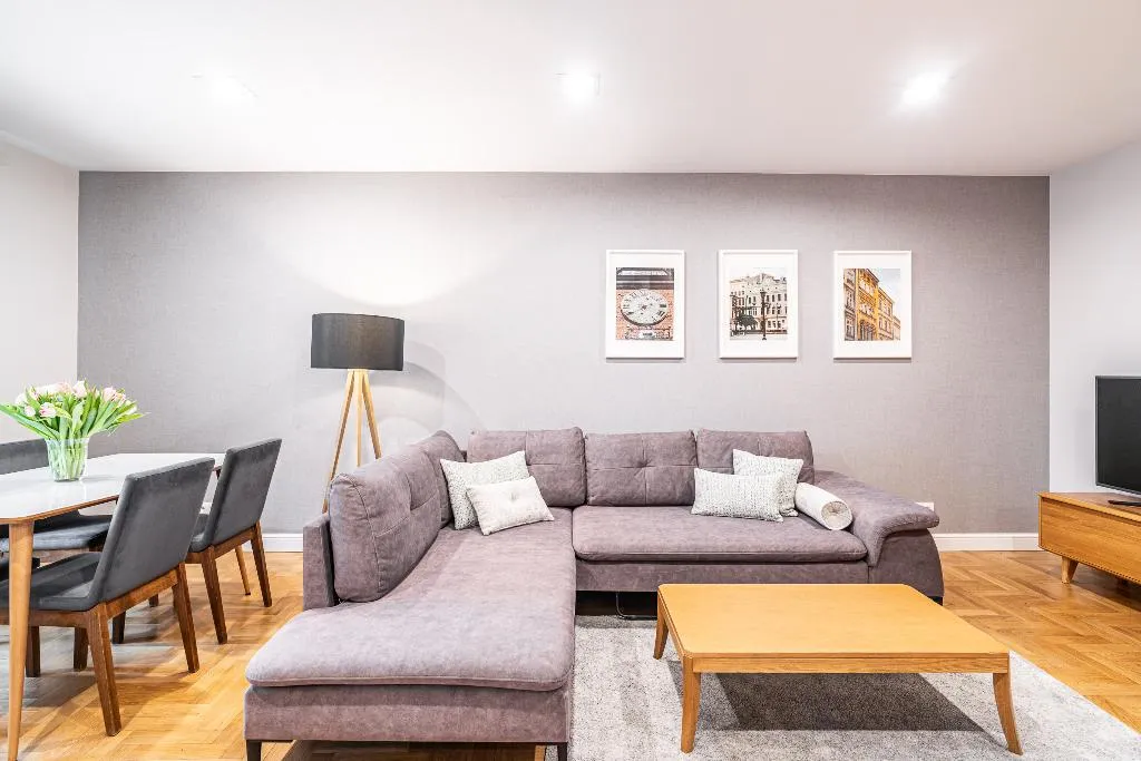 APARTMENT CAPACITY 4 ONE BEDROOM Room, Venetian House Market Square Aparthotel, Krakow