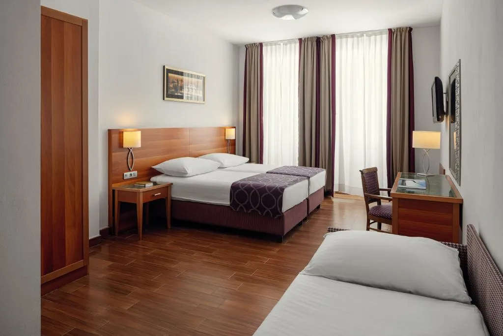 TRIPLE STANDARD Room, Galileo, Prague
