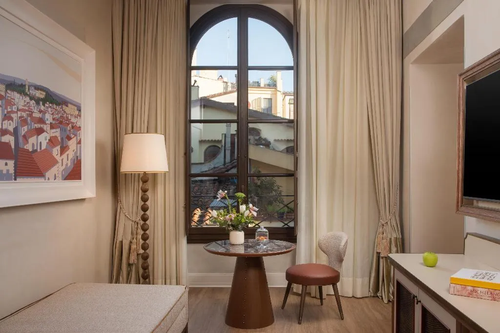 TRIPLE STANDARD Room, Porta Rossa Hotel Firenze Colbert Collection, Florence