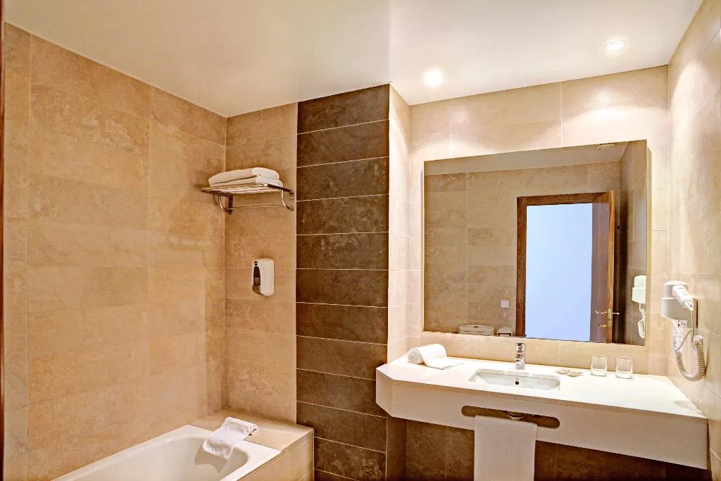 DOUBLE SINGLE USE STANDARD Room, Hotel y Apartamentos Casablanca, Majorca