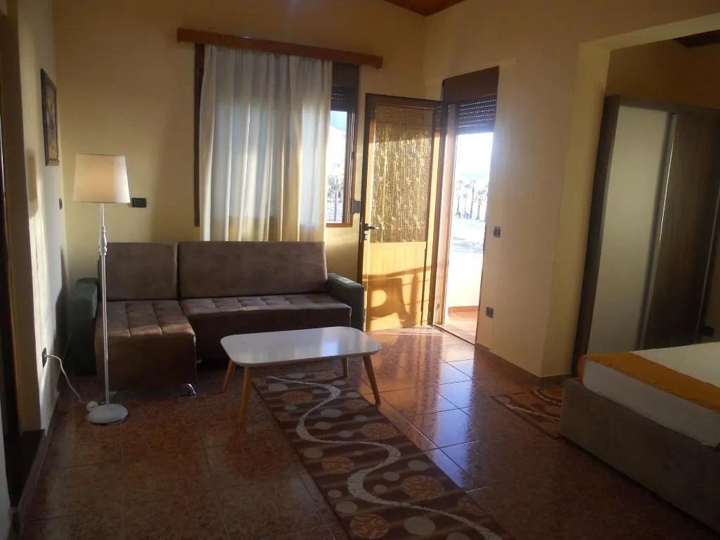 QUADRUPLE SUPERIOR Room, Onorato Hotel, Kavaje