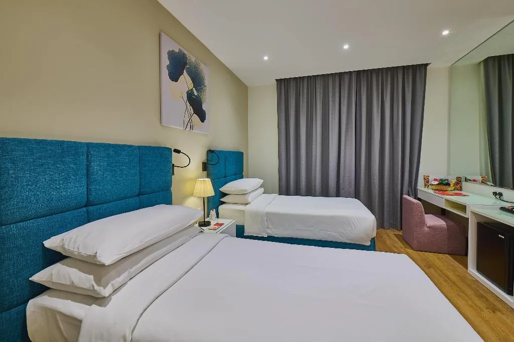 TWIN DELUXE CITY VIEW Room, Ramada Hotel & Suites by Wyndham JBR, Dubai