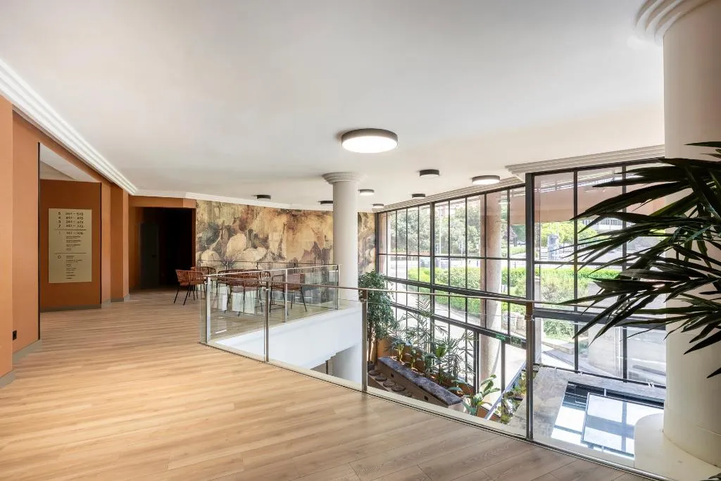 Lobby, Acta Piramides, Madrid